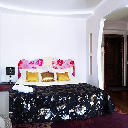 Maximus Apartament Bishkek Exterior foto